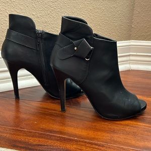 Apt. 9 Shoes | Apt.9 Apsam Black Peep Toe Ankle Boots | Color: Black | Size: 9 |